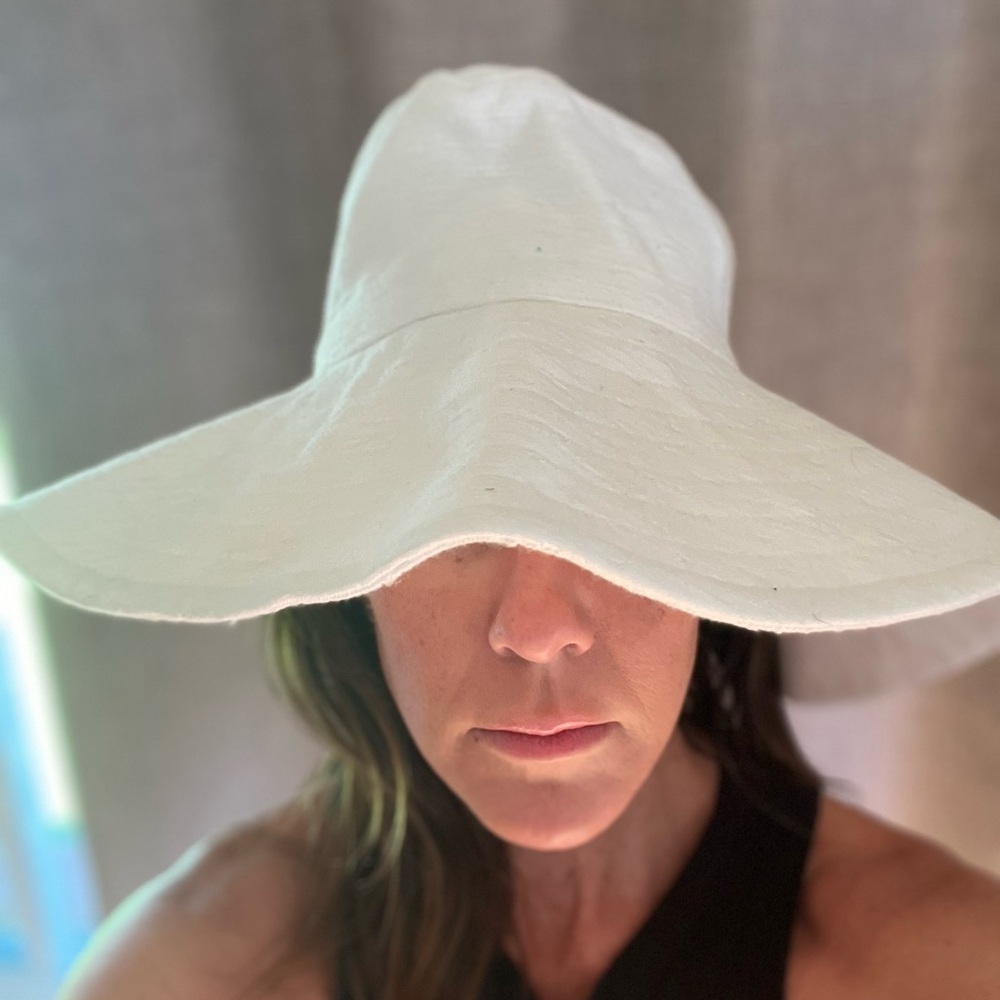 Trina Turk Elegant White Wide-Brim Hat